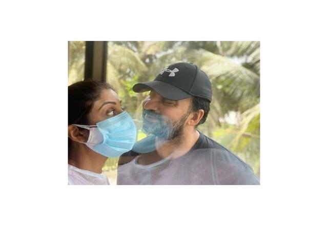 Shilpa Shetty was in tears, argued with Raj Kundra during raid at home in Pornography case - https://cdn.connectfm.ca/Shilpa_210727_145846.jpg