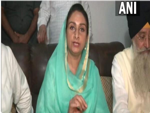 Punjab lumpy skin disease: SAD leader slams govt, demands Rs 50,000 compensation for rearers - https://cdn.connectfm.ca/Shiromani-Akali-Dal-leader-Harsimrat-Kaur-Badal_2022-08-16-155918_ebvd.jpg