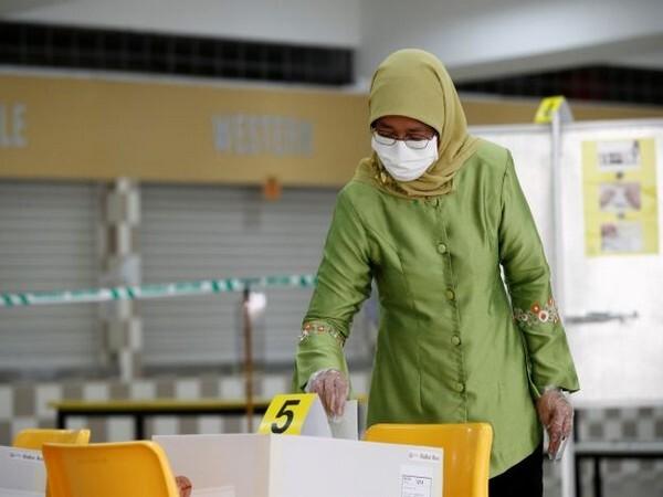 Singapore President Halimah Yacob tests positive for COVID-19 - https://cdn.connectfm.ca/Singapore-President-Halimah-Yacob.jpg