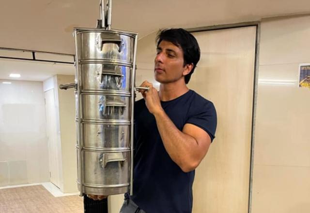  Sonu Sood gets vaccinated in Amritsar - https://cdn.connectfm.ca/Sonu-Sood.jpg