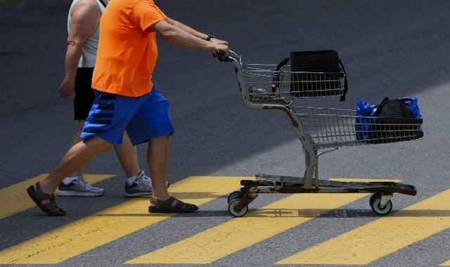 Canada’s economy contracts 0.3% in August as manufacturing and air travel weaken - https://cdn.connectfm.ca/Statistics-Canada_2025-10-31-134034_wgne.jpg