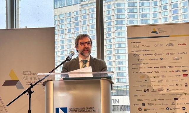 Ottawa to force banks to call carbon rebate a carbon rebate in direct deposits - https://cdn.connectfm.ca/Steven-Guilbeault.jpg