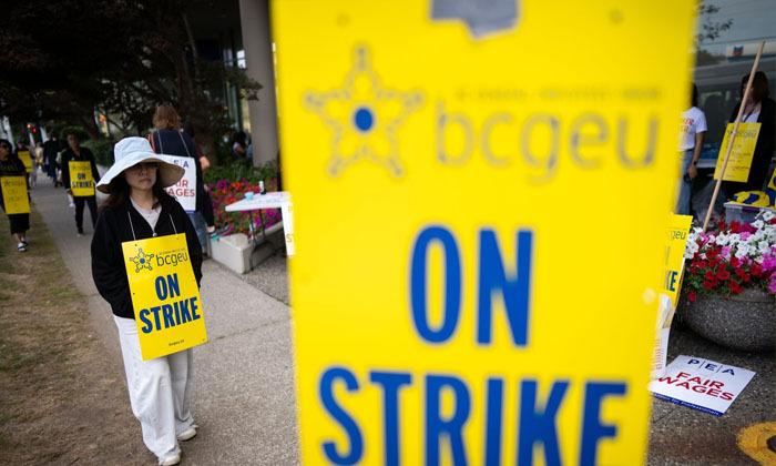 all-b-c-government-liquor-cannabis-stores-now-behind-workers-pickets