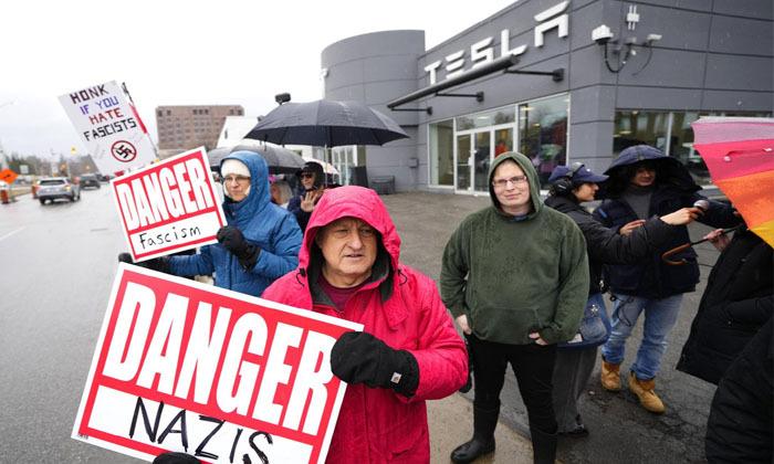 vancouver-police-deploying-big-presence-to-maintain-order-at-anti-tesla-protests