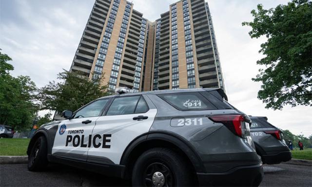 Toronto Police Officer Dies After Being Shot During Search Warrant Execution in North York - https://cdn.connectfm.ca/Toronto-police_2026-06-11-155712_tvbp.jpg