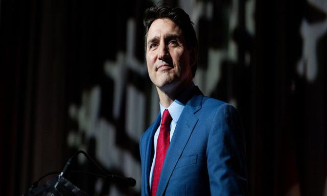 Trudeau's advisers lay out his options as path to stay on as PM narrows - https://cdn.connectfm.ca/Trudeaus.jpg