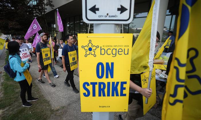 union-escalates-b-c-public-service-job-action-saying-no-improved-offer-in-sight