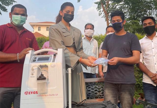 Urvashi Rautela donates 27 oxygen concentrators in Uttarakhand - https://cdn.connectfm.ca/Urvashi-Rautela_210429_124239.jpg
