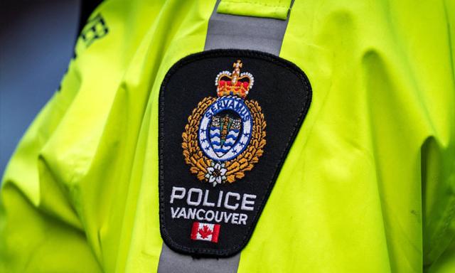Vancouver police search for suspect after three stabbed on Yaletown seawall - https://cdn.connectfm.ca/Vancouver-police_2025-10-10-194204_dipr.jpg