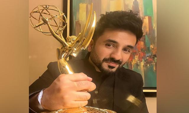 Vir Das shines at Emmy awards - https://cdn.connectfm.ca/Vir-Das_2024-12-06-153040_plrr.jpg