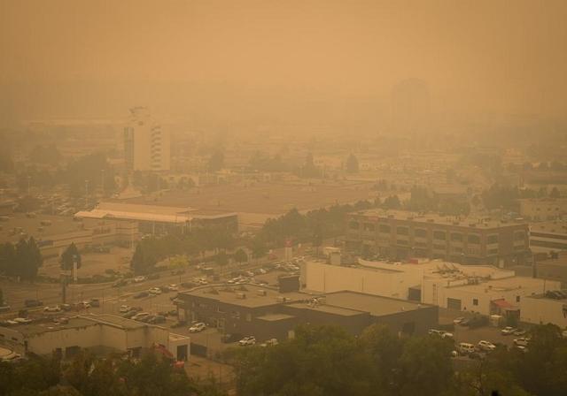Driven by wildfire smoke, Canada's air quality worse than U.S.: report - https://cdn.connectfm.ca/air-quality.jpg