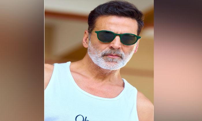 akshay-kumar-gave-25-lakhs-to-folk-singer-gurmeet-bawas-daughter