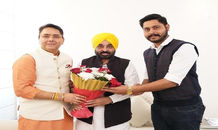 aman-arora-a-hindu-face-made-punjab-aap-president-replaces-bhagwant-mann