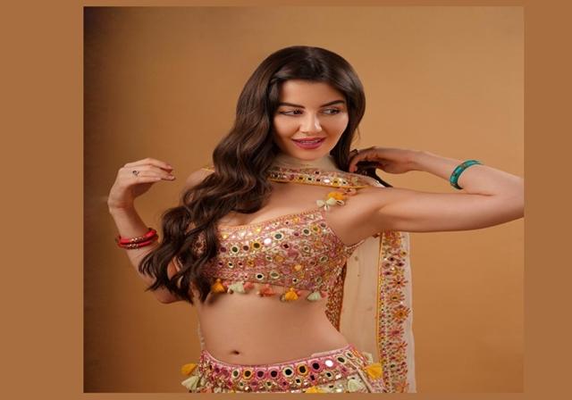 Giorgia Andriani confirms break up with Arbaaz Khan - https://cdn.connectfm.ca/arbaaz-Gf-dec-1.jpg