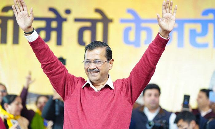 delhi-assembly-elections-kejriwal-in-trouble-over-controversial-statement