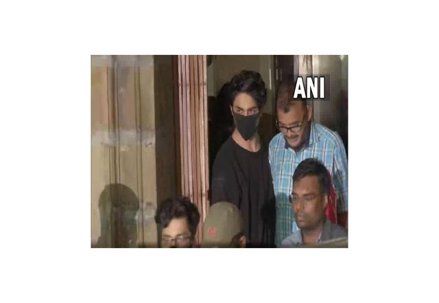 Court sends Aryan Khan, 7 others to NCB custody till October 7 - https://cdn.connectfm.ca/aryan_211004_130001.jpg