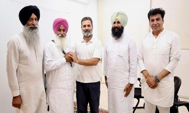 Lok Sabha Elections: Bains brothers joined Congress from Ludhiana - https://cdn.connectfm.ca/bains-brothers.jpg