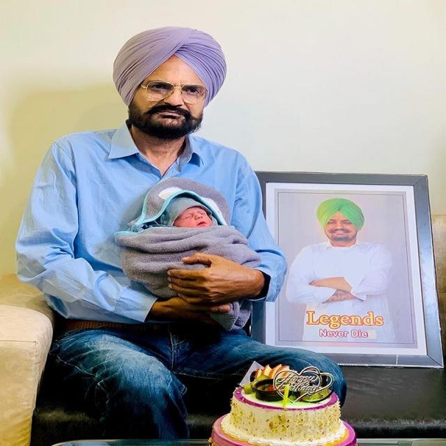 Sidhu Moosewala's father accused the administration of harassing him regarding the legal documents of the newborn child - https://cdn.connectfm.ca/balkaur-singh.jpg