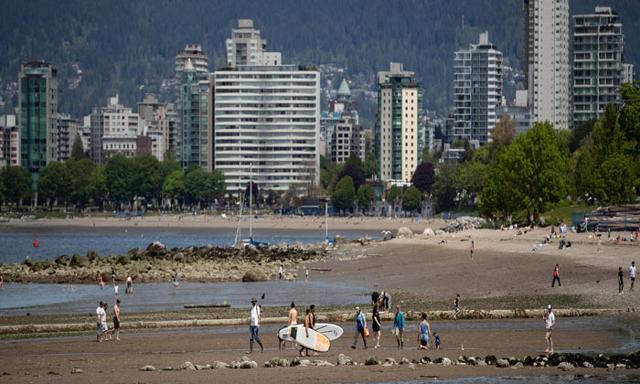 Bodies of two women found near beaches along Vancouver's English Bay: police - https://cdn.connectfm.ca/beach.jpg