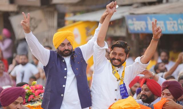Chief Minister Bhagwant Mann targeted Sukhpal Khaira, who is contesting from Sangrur - https://cdn.connectfm.ca/bhagwant-maan_2024-05-24-170110_xzxl.jpg
