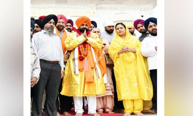 CM Mann's family paid obeisance at Takht Sri Hazur Sahib - https://cdn.connectfm.ca/bhagwant-maan_2024-08-20-184316_ypyf.jpg