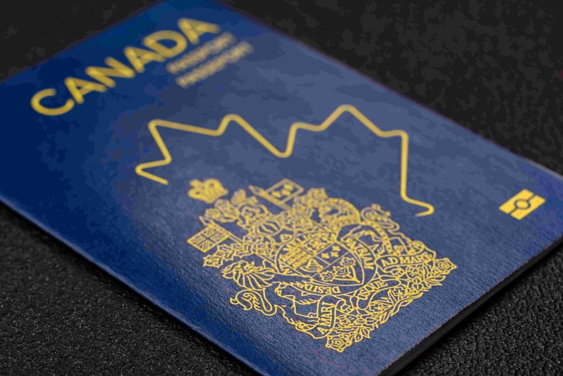 thousands-of-canadians-passports-stuck-as-canada-post-strike-continues