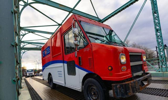 Jobs minister presses Canada Post, workers to reach a deal - https://cdn.connectfm.ca/canada-post_2025-06-04-161827_bovi.jpg