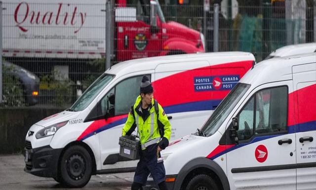 Patty Hajdu takes important step to resolve dispute between Canada Post and union - https://cdn.connectfm.ca/canada-post_2025-06-12-164728_npqq.jpg