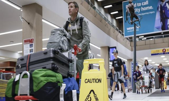 Airfares could rise after Calgary hailstorm forces WestJet to cancel flights: expert - https://cdn.connectfm.ca/cancel-flights.jpg