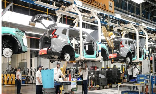 Canada Loses 68,000 Jobs in September as Unemployment Rate Rises to 6.5% - https://cdn.connectfm.ca/car_2026-10-09-164927_uend.jpg