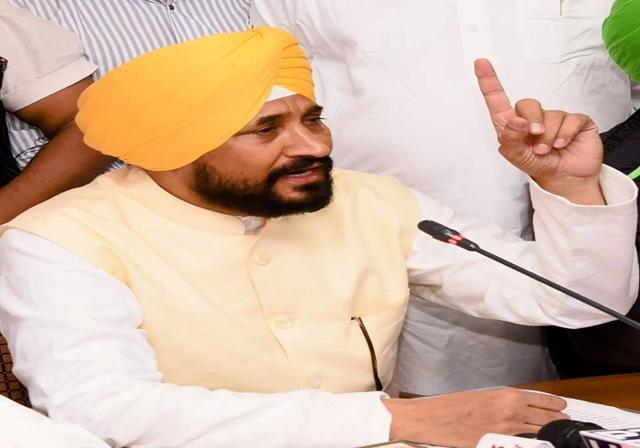 The police caught the wrong person, this accused speaks Hindi,' former Chief Minister Channi raised questions - https://cdn.connectfm.ca/charanjeet-singh.jpg