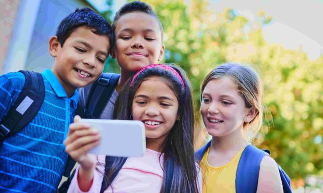 Australian country plans to ban social media for kids under 16 - https://cdn.connectfm.ca/children.jpg