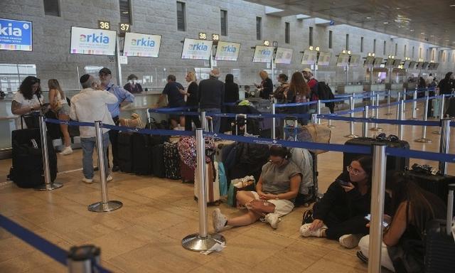 Canada brings seven citizens out of Israel, West Bank as most find their own way out - https://cdn.connectfm.ca/citizens-out-of-Israel.jpg