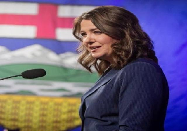 Smith, Alberta Next panel begin town hall series to hear grievances about Ottawa - https://cdn.connectfm.ca/danial-smith.jpg