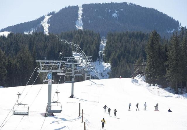 Woman dies in 'serious incident' at Whistler Blackcomb resort - https://cdn.connectfm.ca/death_2024-03-12-144500_gtso.jpg