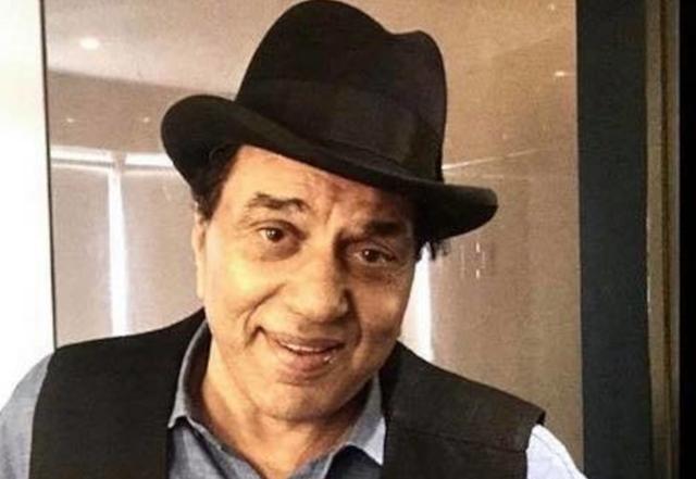  Dharmendra gets COVID-19 vaccine shot to 'inspire' all - https://cdn.connectfm.ca/dharmendra_210322_122432.jpg