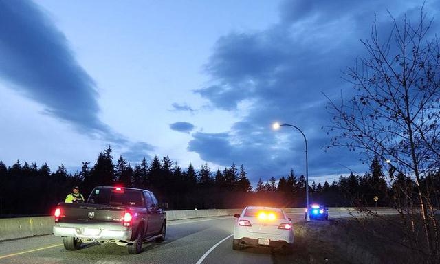 B.C. police step up enforcement for distracted driving and seatbelt violations in March - https://cdn.connectfm.ca/driving.jpg
