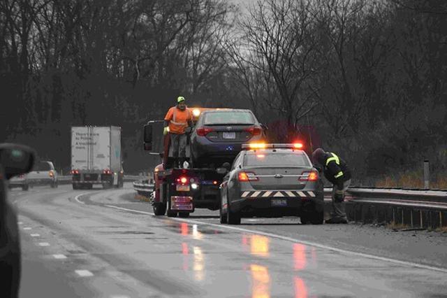 Head-on crash kills 6 and critically injures 3 on North Texas highway - https://cdn.connectfm.ca/emergency_2023-12-27-204323_yyhe.jpg