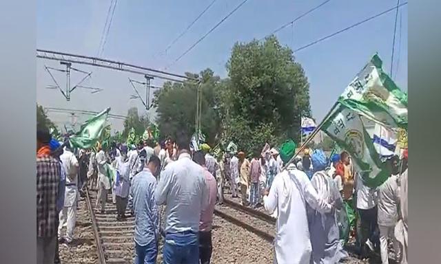 Clash between farmers and Punjab police on Shambhu border of Punjab-Haryana - https://cdn.connectfm.ca/farmer.jpg