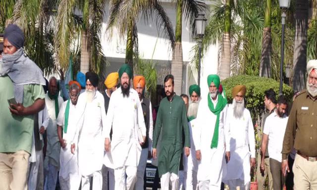 Meeting Between Farmers and Central Government Remains Inconclusive - https://cdn.connectfm.ca/farmer_2025-03-19-173758_lzks.jpg