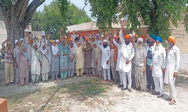 Farmers of Punjab will take out a tractor march tomorrow on the occasion of Independence Day - https://cdn.connectfm.ca/farrmer.jpg