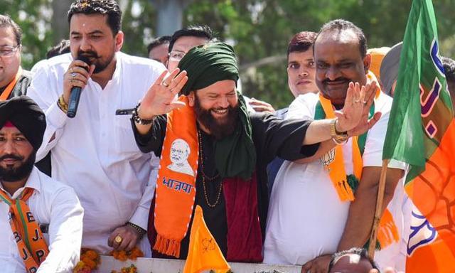 Hans Raj Hans, the candidate announced by the BJP, started the election campaign - https://cdn.connectfm.ca/hans-raj-hans_2024-04-04-191601_emga.jpg