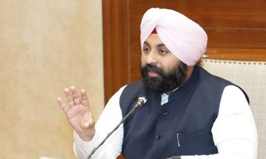 punjab-government-cracks-down-on-private-schools-exploitative-practices-with-books-and-uniforms
