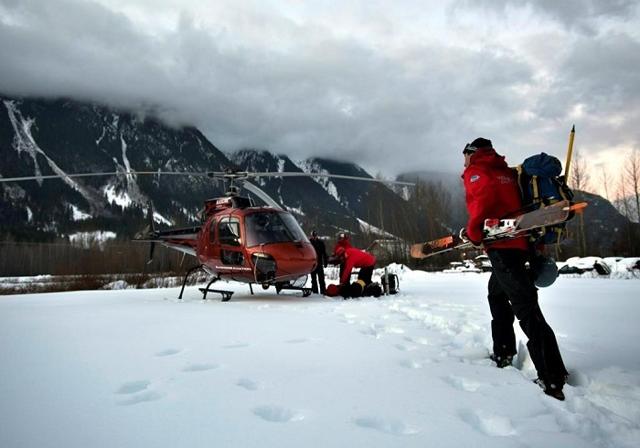 Six skiers rescued in BC's southwest mountains during heavy snowfall - https://cdn.connectfm.ca/helicopter.jpg