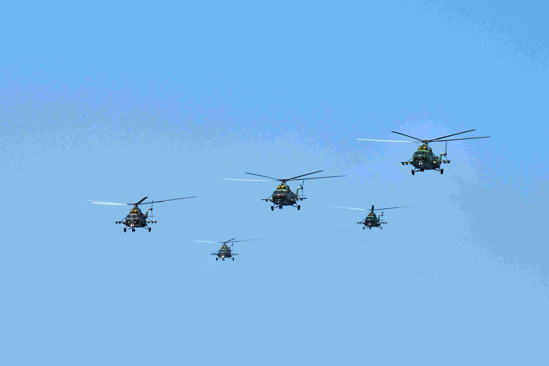 2-malaysian-military-helicopters-collide-and-crash-during-training-killing-all-10-people-on-board