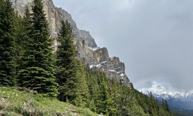 Hiker dies in rock slide in Alberta's Banff National Park - https://cdn.connectfm.ca/hikers.jpg