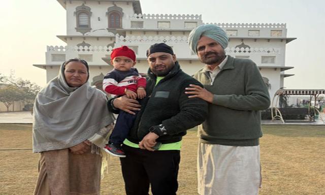 Imran Khan Pays a Quiet Visit to Sidhu Moosewala’s Home - https://cdn.connectfm.ca/imran-khan_2026-01-21-115921_dlor.jpg