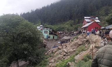 death-toll-in-kashmir-flash-floods-rises-to-at-least-32-indian-officials-say