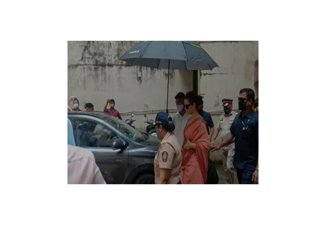 Kangana Ranaut files extortion, criminal intimidation case against Javed Akhtar - https://cdn.connectfm.ca/kangana_210920_151641.jpg