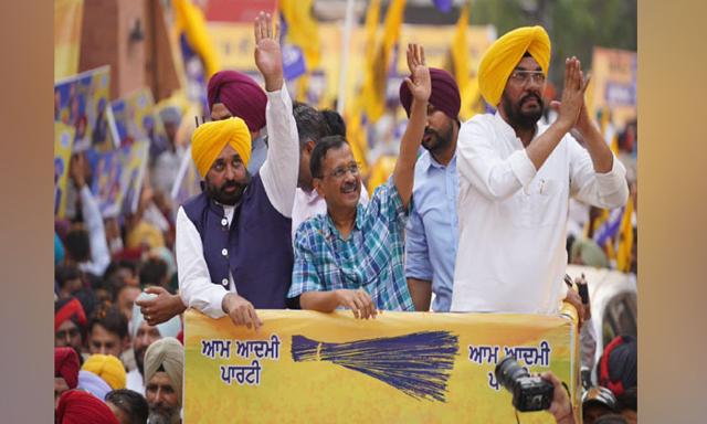 Mega road show of Chief Minister Mann and Kejriwal at Amritsar - https://cdn.connectfm.ca/kejriwal_2024-05-16-165359_dgoz.jpg